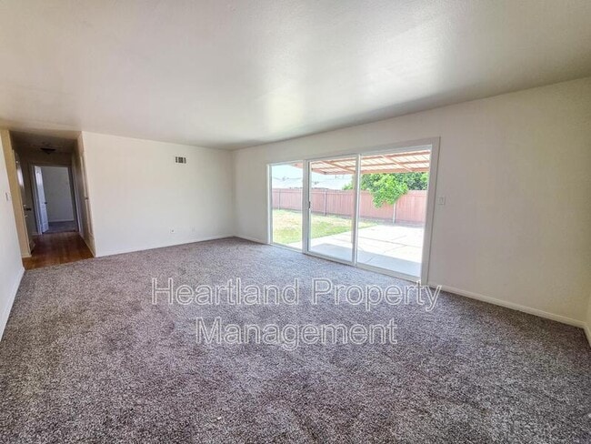 Photo - 8725 Kelso St