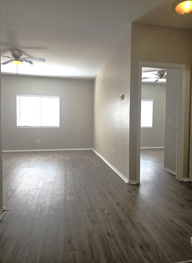 Photo - 2300 E Magma Rd