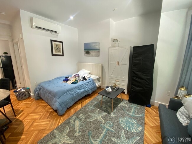Photo - 21 Regent Cir Unit 1