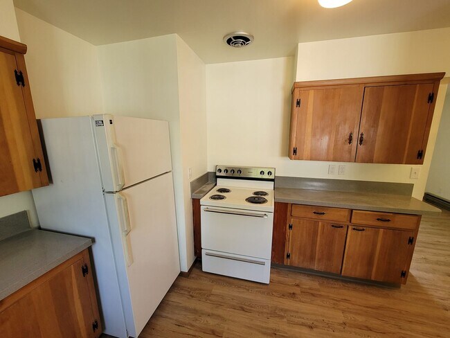 Photo - Lovely 2 Bed + 1 Bath in Forest Grove!! Near Pacific University!! Updated in 2021 + Pet-Friendly!! Unit 1628