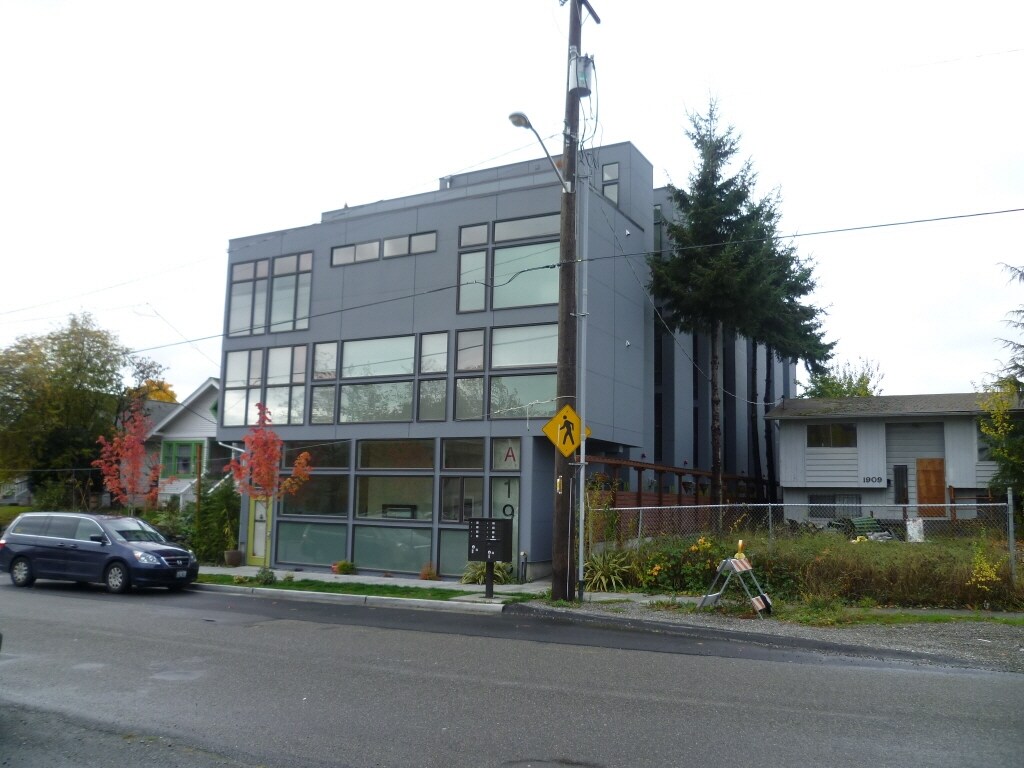 Photo - 1915 25th Ave S Apartments
