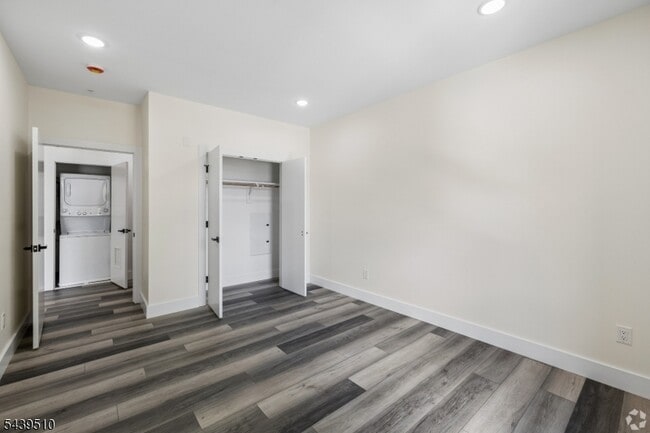 448 S Orange Ave Unit 203