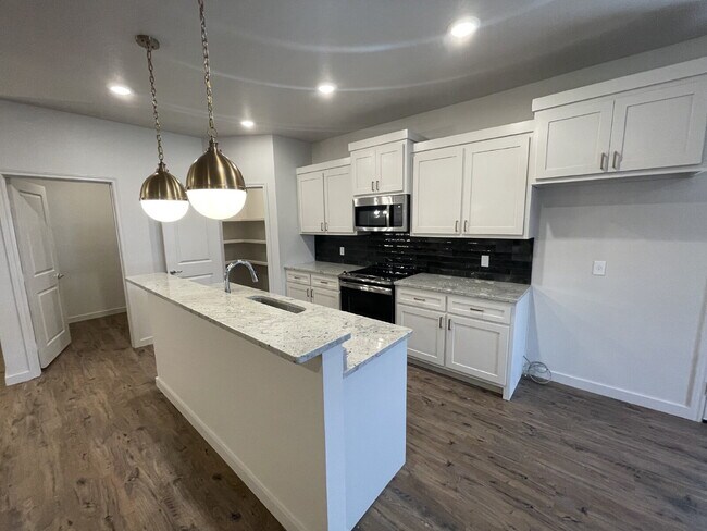 Photo - Luxurious Townhome Located In Abbey Glen - Cooper ISD