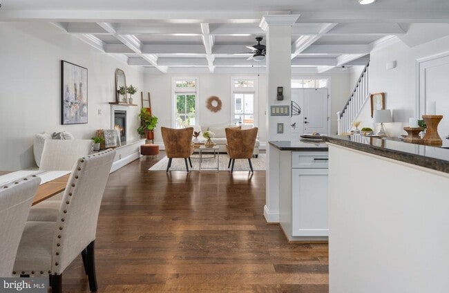 Photo - 703 Weedon St