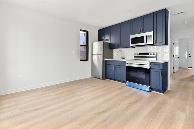 Photo - 412 Newcomb St SE Unit #1