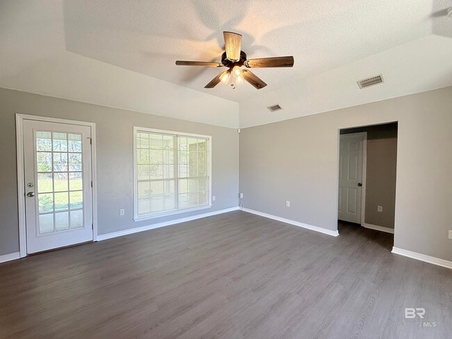 Photo - 521 Hamilton Blvd