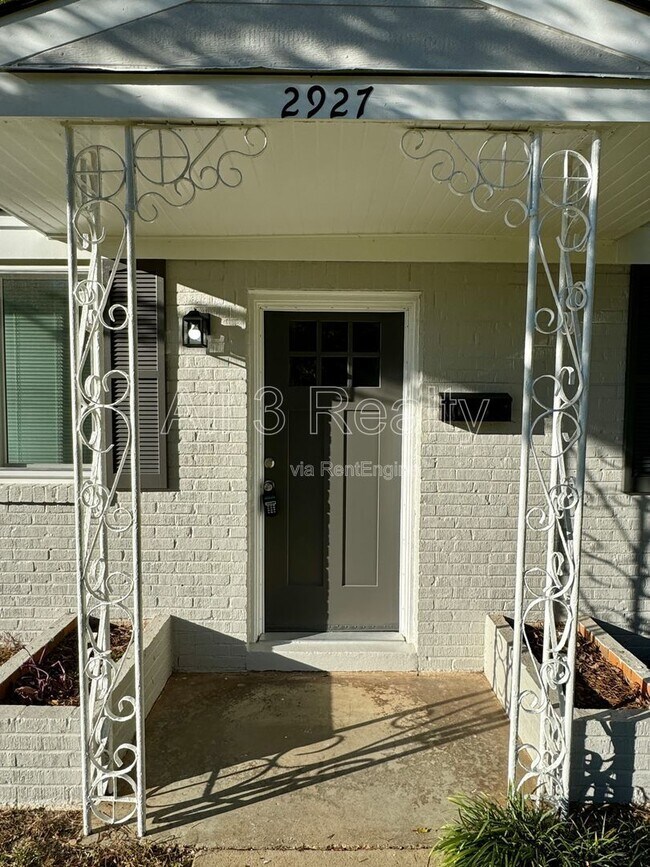 Photo - 2927 Brevard Ave