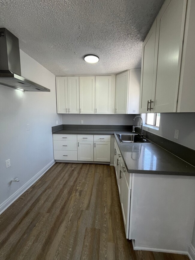 Photo - 641 W 92nd St Unidad 5