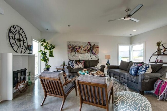 Photo - 958 9th Ave S