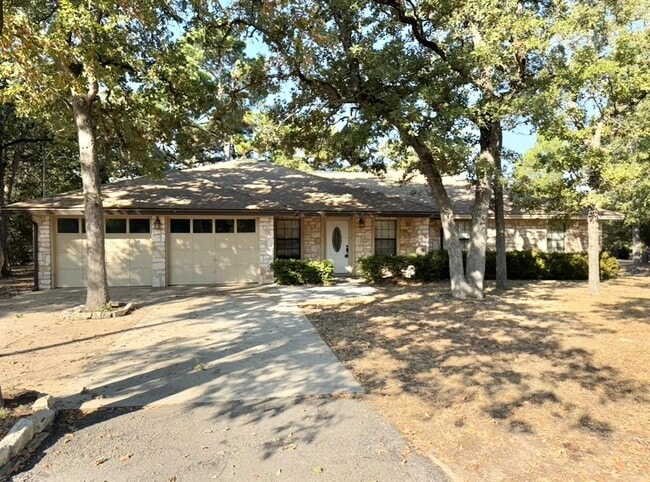 Building Photo - 124 Forest Dr