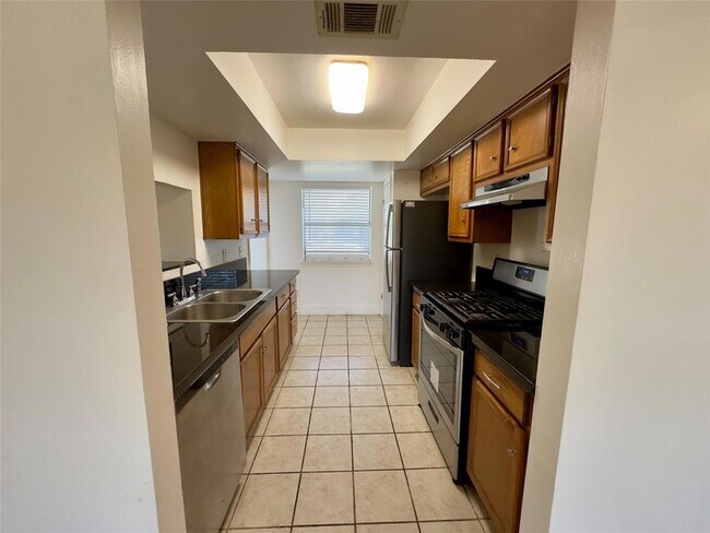 Photo - 2110 Meadow Brook Dr