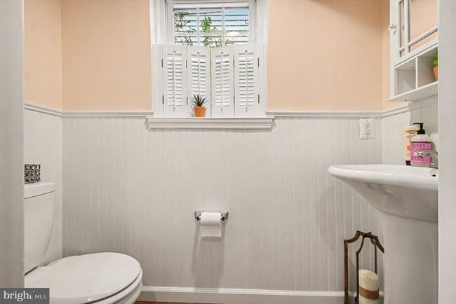 Photo - 205 E 10th Ave