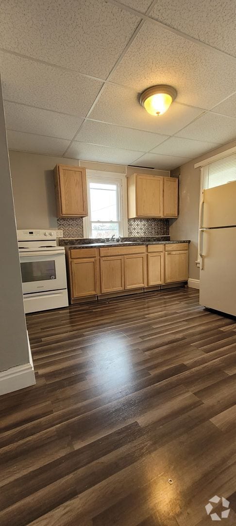 Building Photo - 156 N Harrison St Unit 2nd Floor Rental