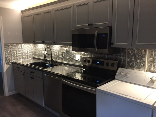 Building Photo - 7 Millholland Dr Unit 7C Rental