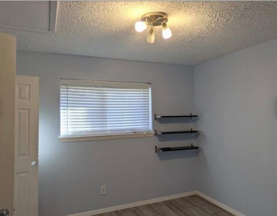 Photo - 12319 Campos Dr