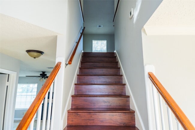 Building Photo - 6311 Laurel Bush Ln