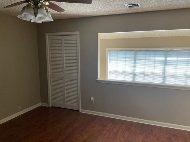 Photo - 107 Coulee Dr Apartments Unit B