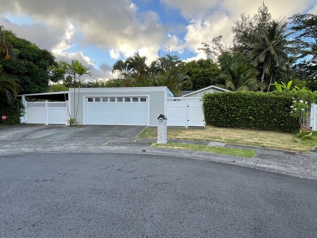 Building Photo - Haiku Knolls (Kaneohe) - LARGE YARD, 3 bed... Rental