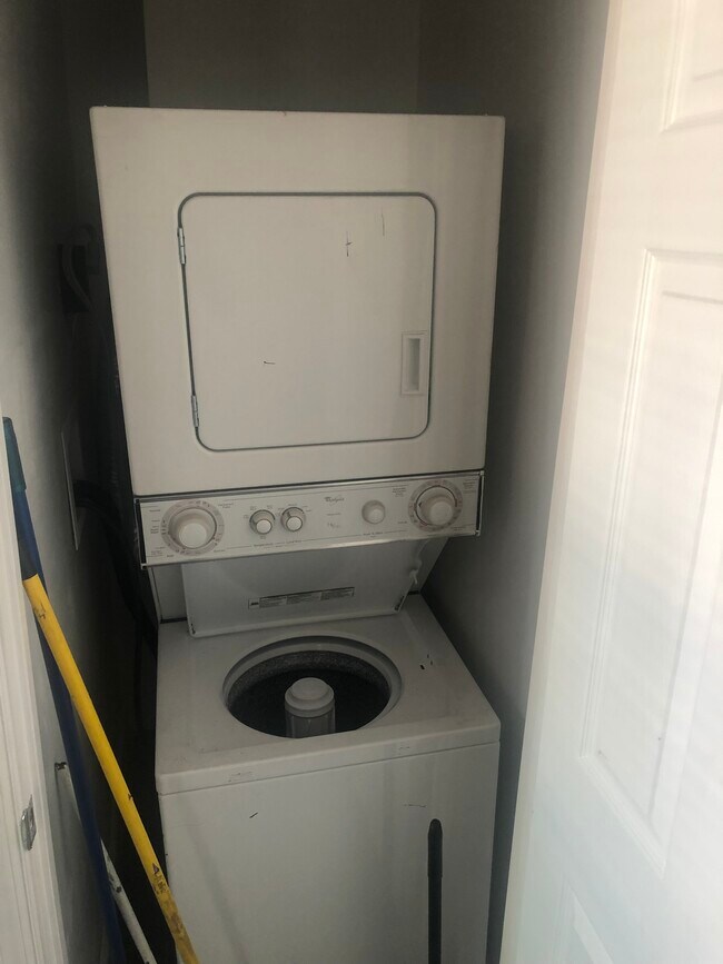 Washer/Dryer - 4707 Eads St NE