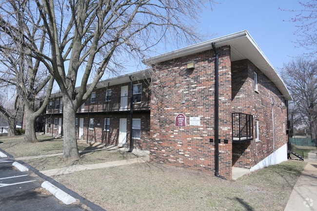 Photo - Colonial Apartments