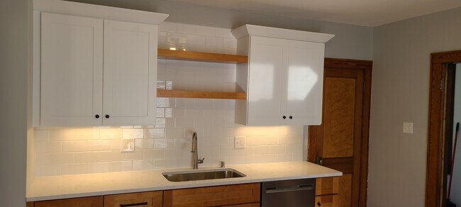 Kitchen - 3352 S Schauer Ave