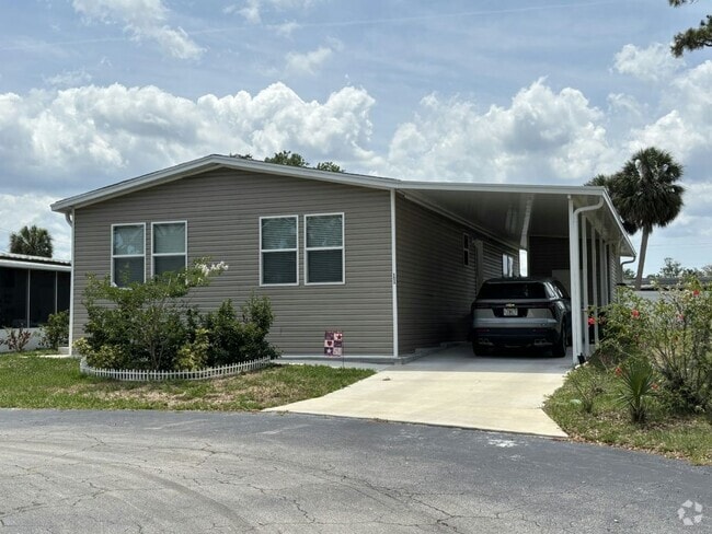 Building Photo - 11 Coach House Ct