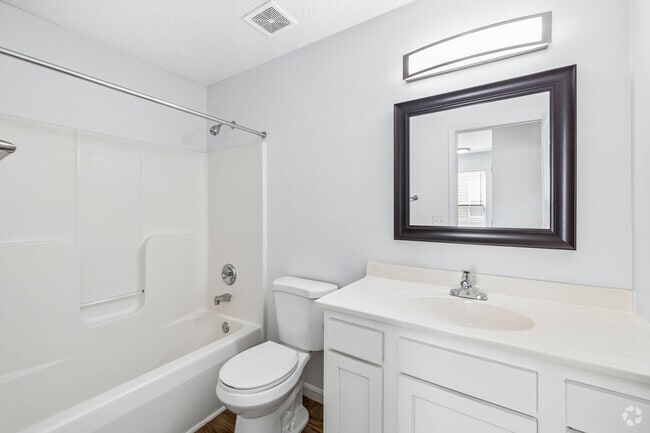 3BR, 2BA - 1,400SF - Primary Bathroom