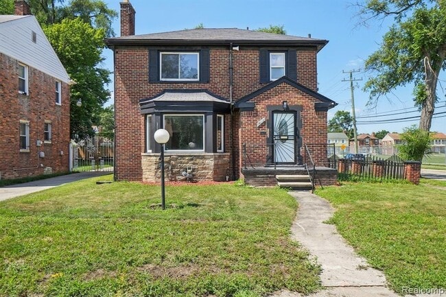 Photo - 19211 Birwood St