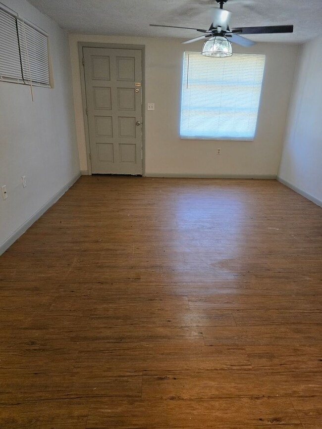 Photo - Adorable 2/1.5 in Beverly Hills!!!