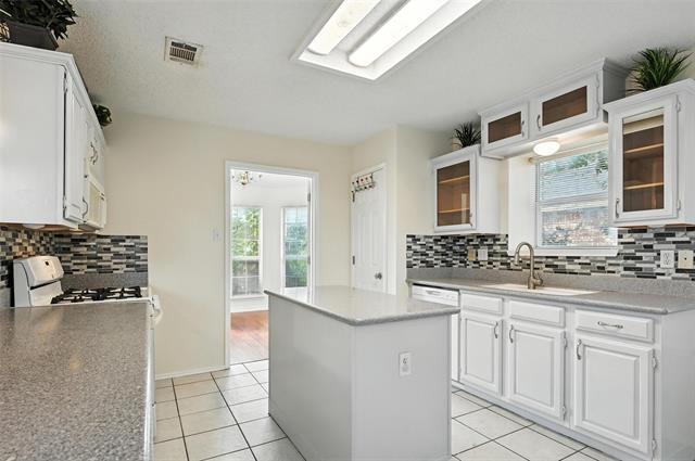 Photo - 2711 Primrose Ln