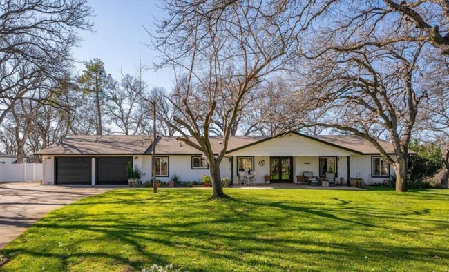 Photo - A Private Oasis with Unmatched Amenities 4 Bedroom 3 Bath