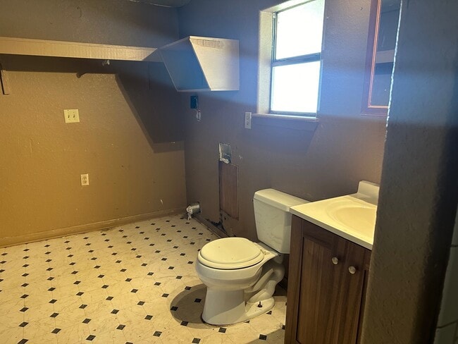Photo - 310 S Avenue D