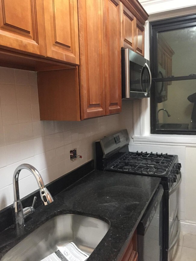 Photo - 39 Glenville Ave Unit 4