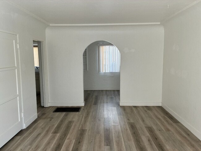 2472 Chestnut Ave Unit 2474