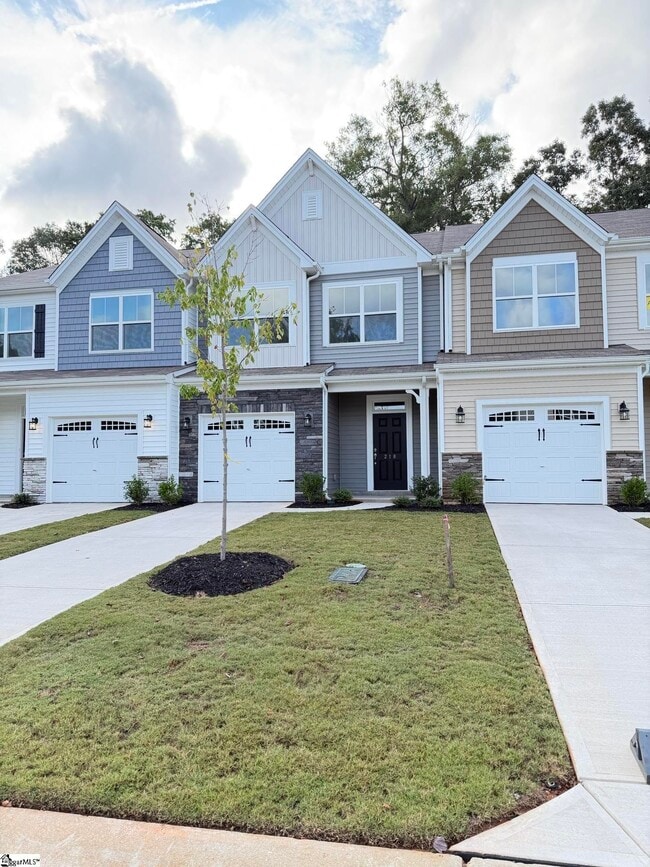 Photo - 218 Brochaill Ct