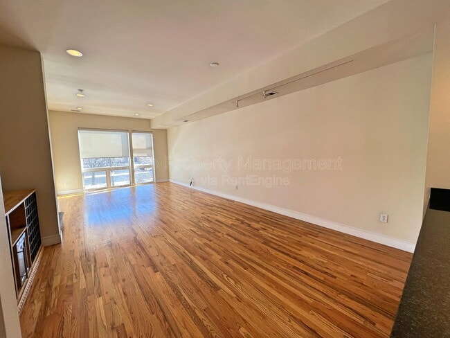 Photo - 2403 Bryant St