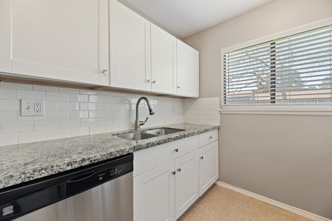 Photo - 17615 Autumn Hills Dr