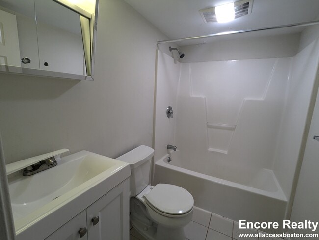 Photo - 16 Elmer St Unit 203