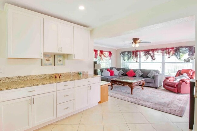 Photo - 19185 SE Homewood Ave