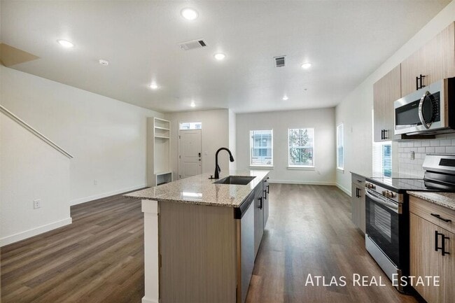 Photo - 661 Coney Aly Unit 17-661