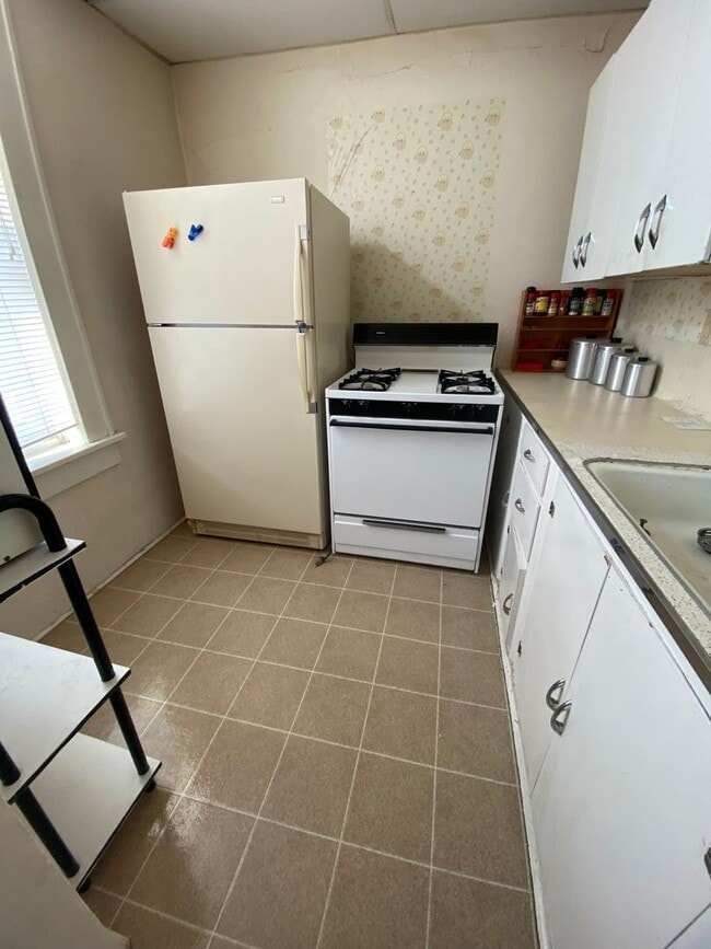 Building Photo - 2 Bedroom Furnished apartment in Salisbury Unit 106 E 3rd St Apt 4