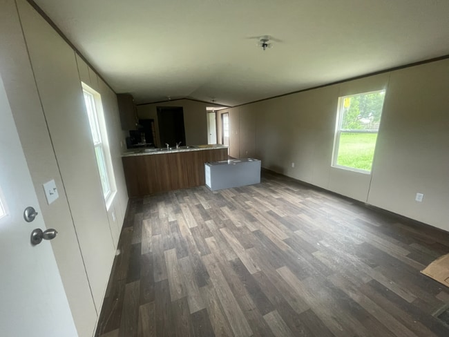 Photo - 14553 Congress St