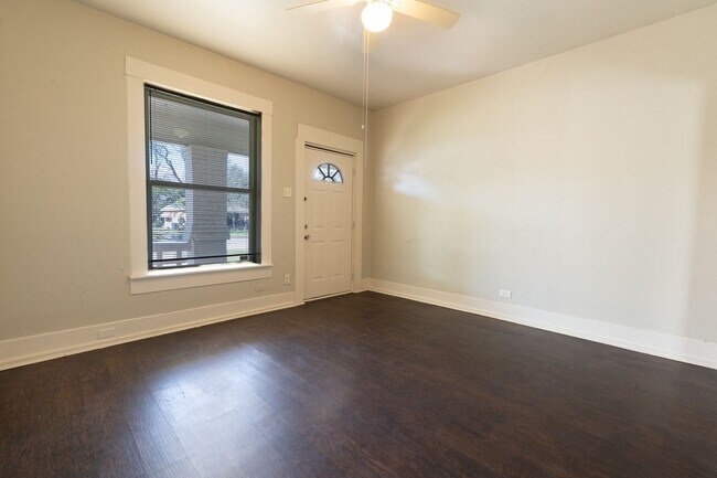 Photo - 2824 Gorman Ave Unidad Apt B