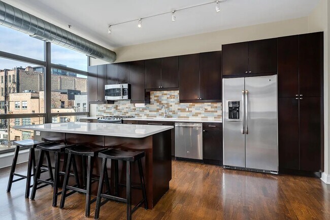 Kitchen - 23 N Green St Unit 23 N Green St, #306