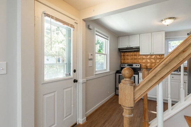 400 Colonial Dr