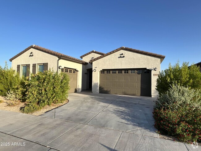 Building Photo - 2015 W Sleepy Ranch Rd Rental