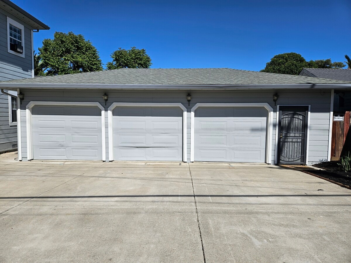Center garage & driveway - 523 W 6th St