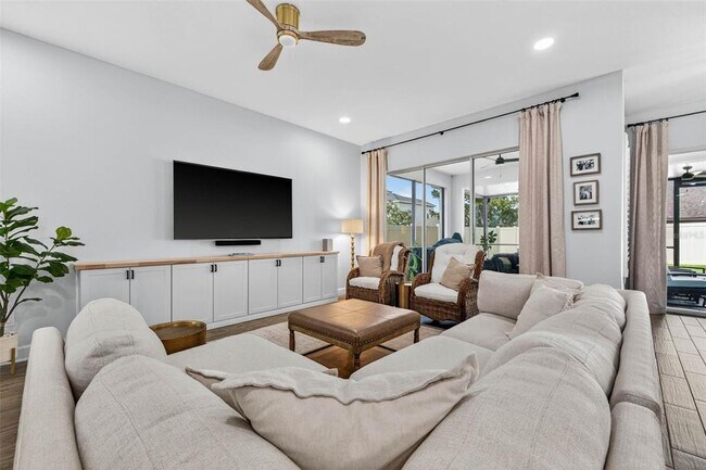 Photo - 10522 Cardera Dr