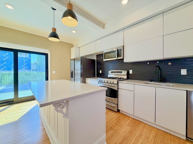 11A W 19th St