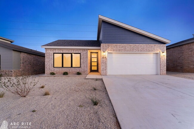 Building Photo - High End Luxury Home!